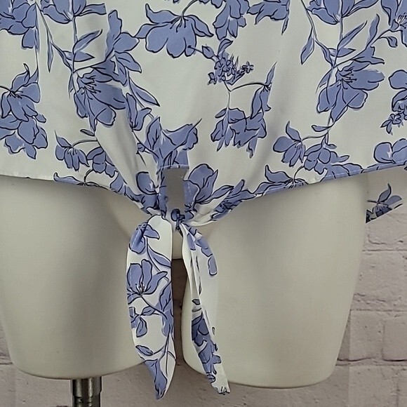 BCX White Blue and Black Floral Print Cold Shoulder Blouse/Top. Size XL. - Picture 7 of 11
